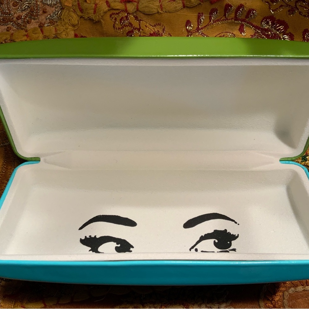 NWOT…KATE SPADE..sunglassecase
